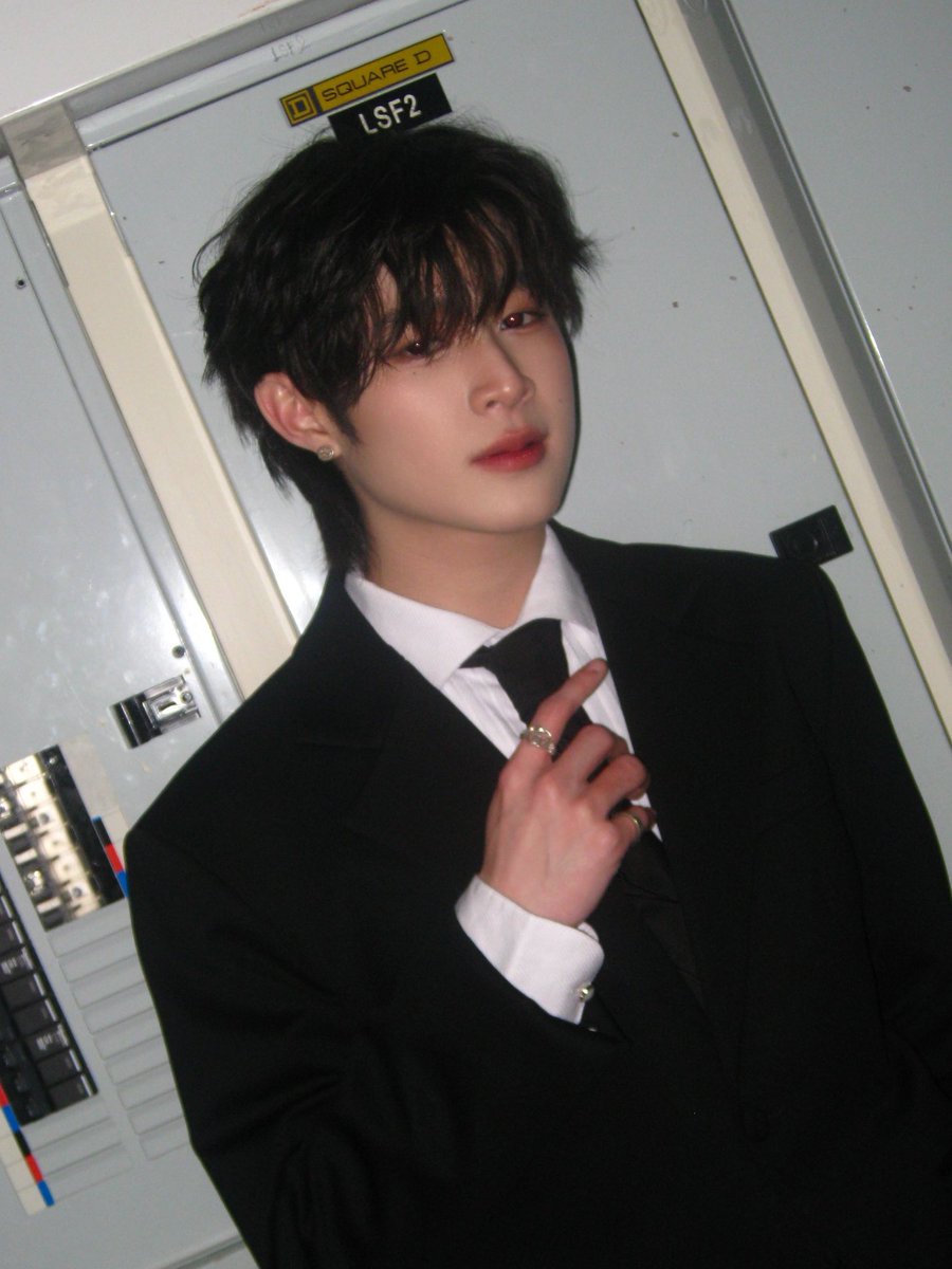 natasittttt's tweet photo. 🤵🏻🖤 #natasitt https://t.co/oZvBSBnoBP