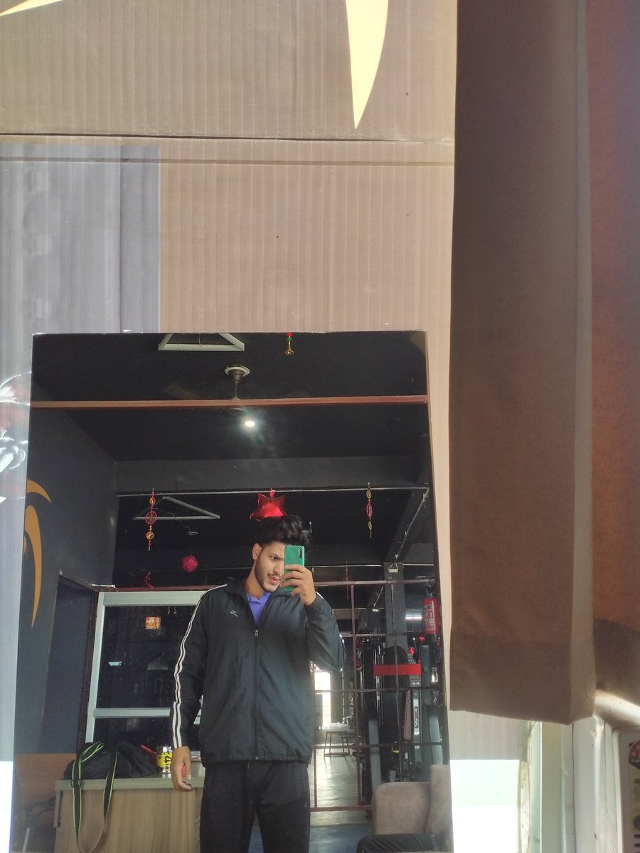 sameer_kandarii's tweet image. CRUSHING hammer curls with rope! Last 3 reps were brutal!
*Dont judge my form😂😭*

#StrengthTraining #FitnessMotivation #HammerCurls  #GymLife