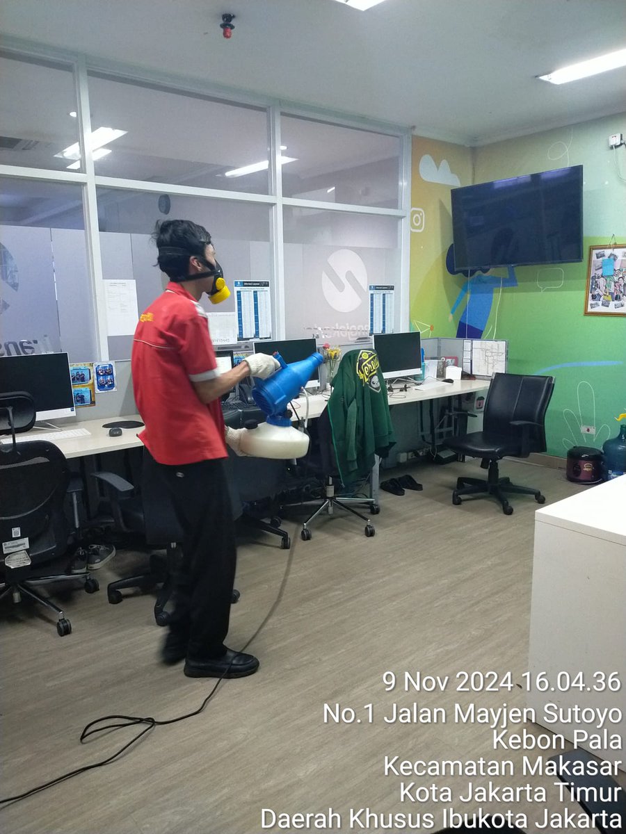 PT_Transjakarta's tweet photo. #INFOTRANSJAKARTA | Mohon maaf Layanan Call Center 1500-102 tidak dapat diakses mulai pukul 16:00 - 18:00 WIB. Ruangan Call Center sedang dibersihkan dengan cairan disinfektan. Jaga kesehatan ya. #JAKI #Perlu https://t.co/USm9j1WfNv