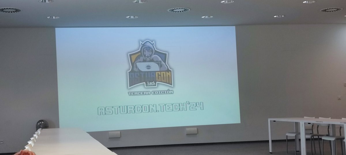 TSSCiberseg_ast's tweet photo. Vamos a por el segundo día con un taller de gamuzado que pinta genial... Gracias a https://t.co/0MdEwdY2lv
#AsturCON https://t.co/qwo5uM3WOR