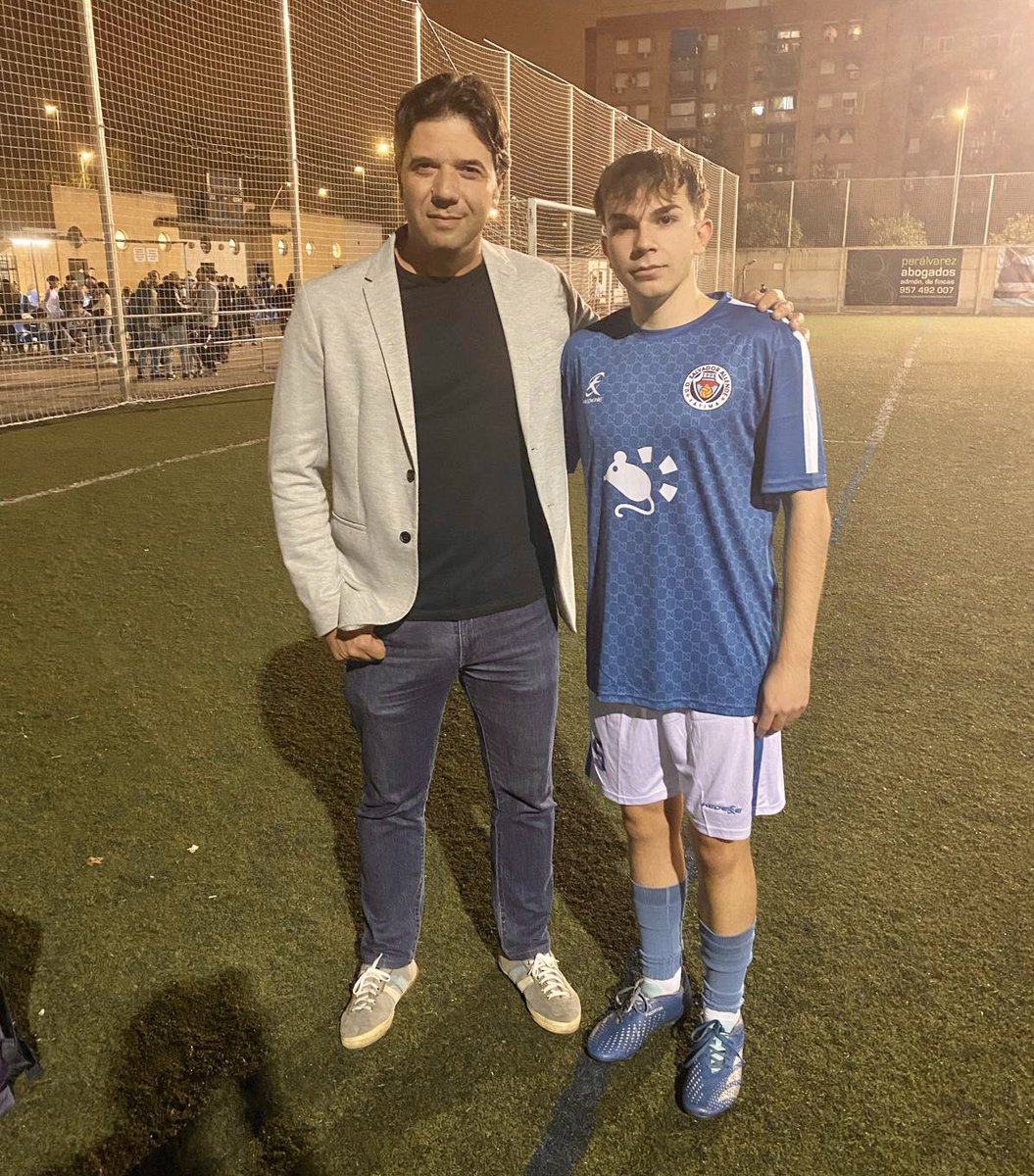 franhabas's tweet photo. 🏆 30 años de vida cumple esta temporada la @Allende1994, club señero del fútbol base cordobés. Un placer presentar su gala de aniversario rodeado de grandes artistas, deportistas y viejos amigos. Por muchos más. https://t.co/J2d4476IdR