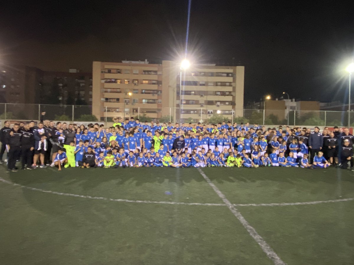 🏆 30 años de vida cumple esta temporada la <a href="/Allende1994/">U.D. Salvador Allende</a>, club señero del fútbol base cordobés. Un placer presentar su gala de aniversario rodeado de grandes artistas, deportistas y viejos amigos. Por muchos más.