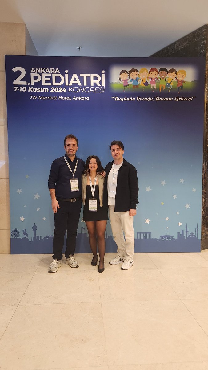 Geçmişten bugüne. Aynı kıyafeti giymemiz dışında sorun yok ahhaha