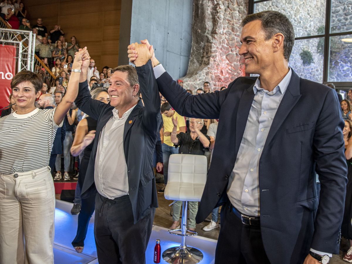 🔴En Letur han muerto ya 7 personas por las riadas, en esta región de Castilla La Mancha no saltaron las alarmas y los sistemas autonómicos de prevención no funcionaron. 
🔴Aqui gobierna el PSOE, gobierna Page, la grasa mediática, económica y política, alrededor del PSOE de Page