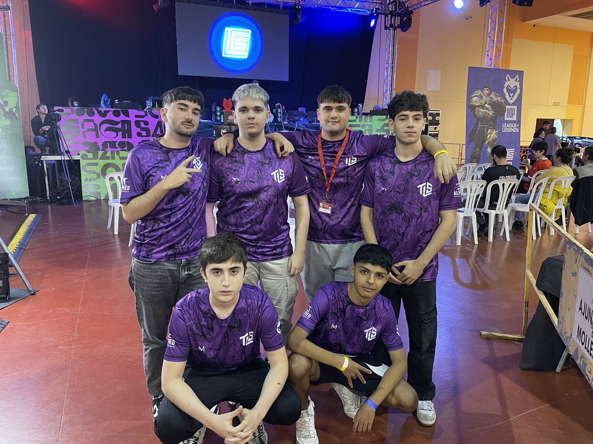 Perdemos la final vs <a href="/Genesis_ec_/">Genesis</a> 💔
Muy contentos con nuestros jugadores por todo el esfuerzo y el corazón que dejaron en el escenario. Fueron cinco mapas de absoluta locura! Gracias por hacernos soñar y por representar nuestros colores💜🖤 Volveremos más fuertes💪🏻 #invitaTLS