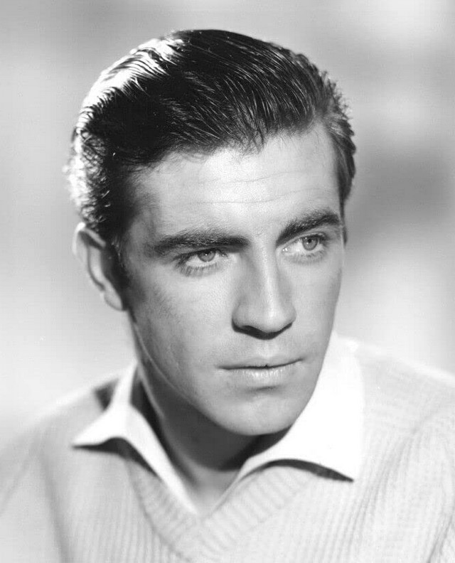 HazelFlagg tweet media