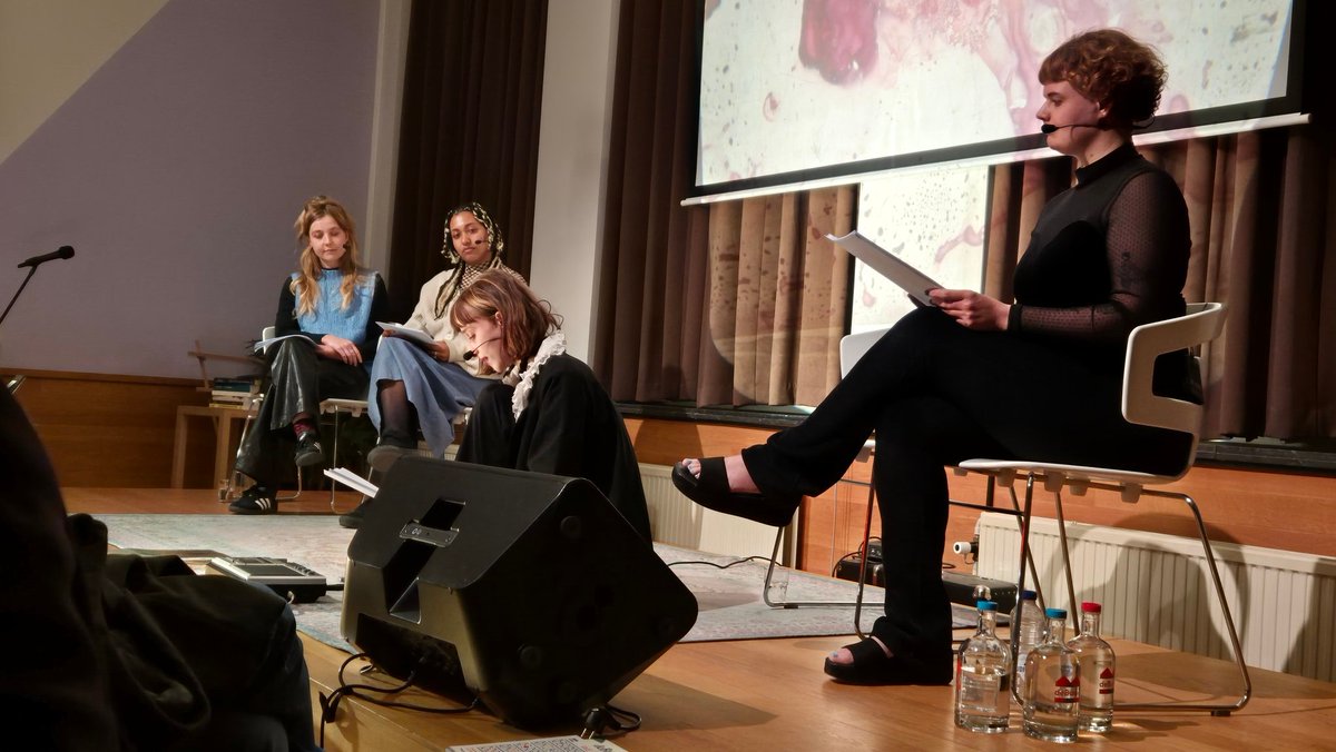 3 dagenlang feest #WeZullenDoorgaan <a href="/deBuren/">deBuren</a> met o.a. de onthulling van de kunstmuur Nestas door minister Caroline Gennez in aanwezigheid van de bijna voltallige Raad van bestuur:  deburen.eu/programma/we-z… Allen daarheen!