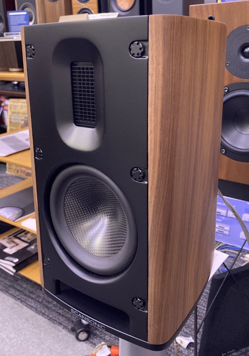 nomuramusen's tweet photo. 試聴出来ます😆

TAT Audioさんが取り扱うScansonicHD🇩🇰のブックシェルフ型スピーカー「MB1B」を期間限定でご試聴いただけます

13cmウーファーにリボンツィーターを組合せたモデルで広がりがあり滑らかで優しい音色のスピーカーです✨

ぜひ店頭にてご試聴下さい🙏

#ノムラ無線  #大須 #scansonic https://t.co/fXk9dVEKHl