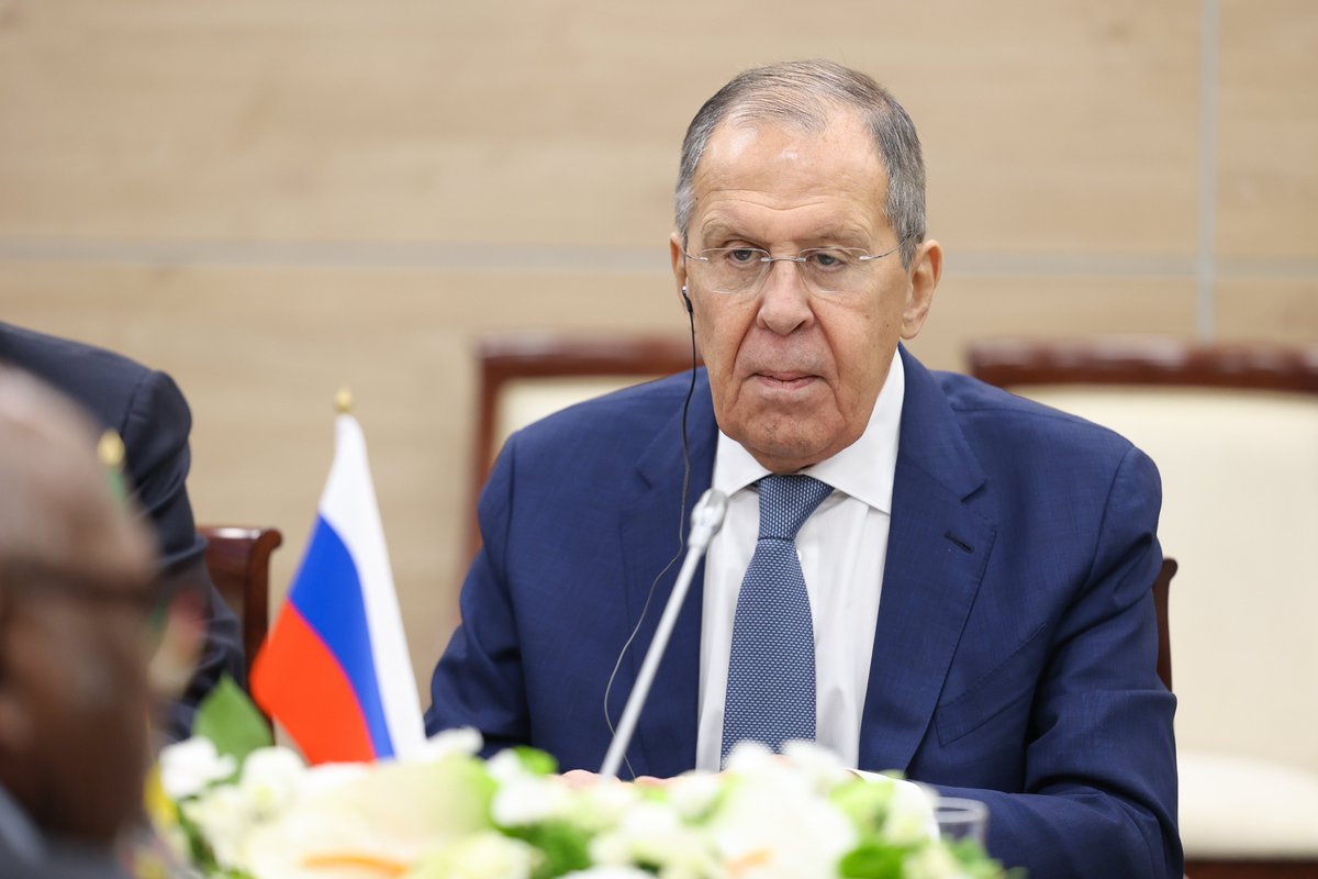 🇷🇺🇨🇲 Russia's Foreign Minister Sergey #Lavrov holds talks with Minister of External Relations of the Republic of #Cameroon Lejeune Mbella Mbella on the sidelines of the Ministerial Conference of the #RussiaAfrica Partnership Forum.

📍 Sochi, November 9 

#RussiaCameroon