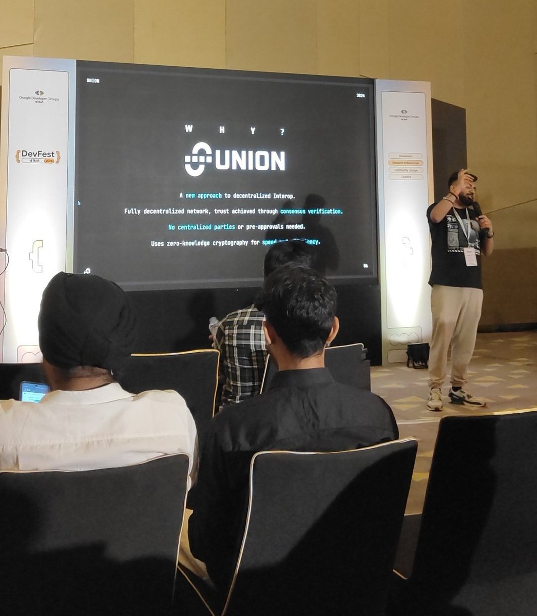 ultigendlemate_'s tweet photo. One of the best sessions at #GoogleDevfestDelhi by @LoveneeshDhir

#JoinTheUnion - a new aporoach to decentralized interop https://t.co/53xTAa26PC