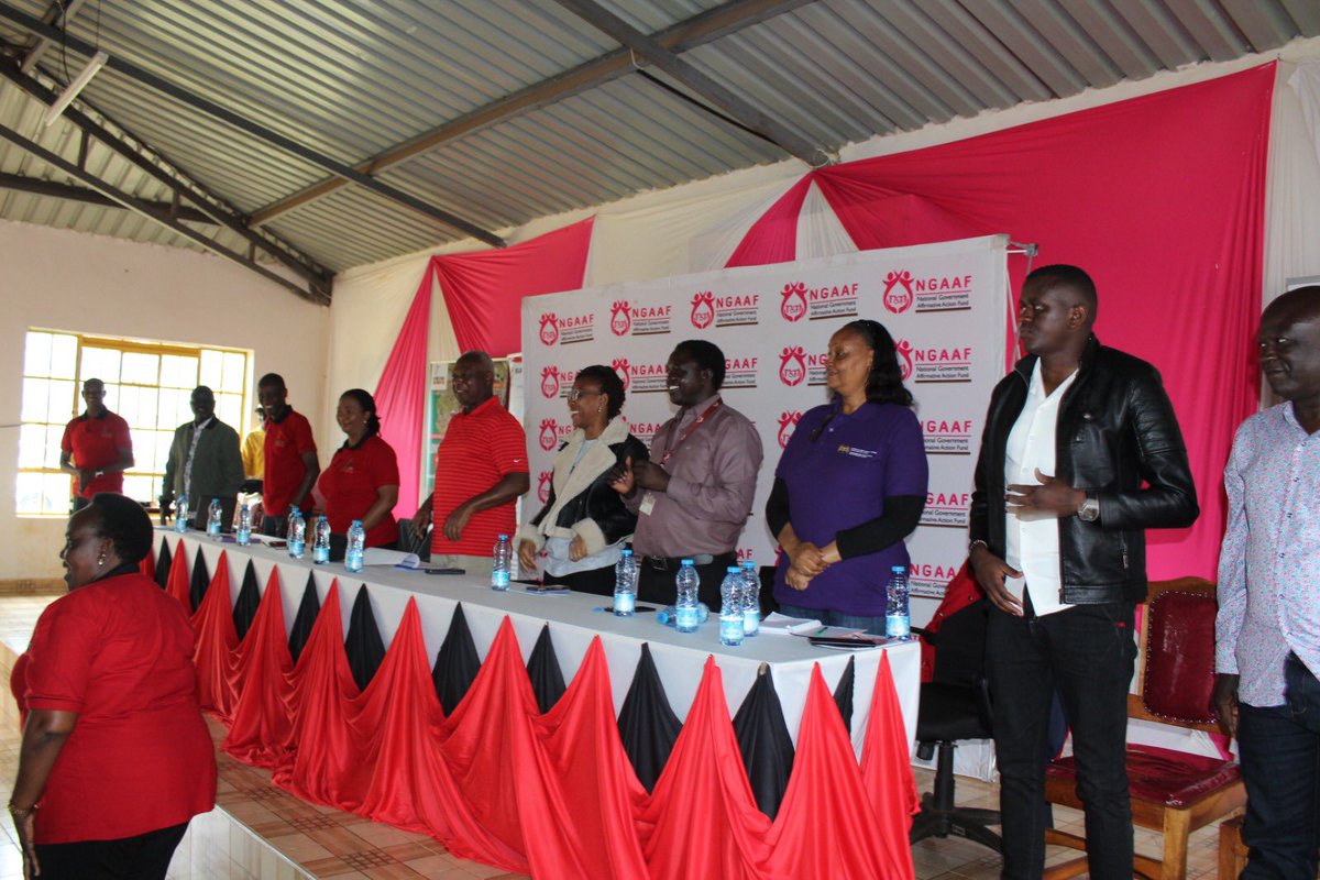athletics_kenya's tweet photo. Maxwel Nyamu, AK Safeguarding Officer
Athletes should be their brothers'/sisters' keepers. If you suspect any of your training mates is experiencing GBV or sexual harassment, you should report immediately and not keep quiet.
#RESET #KenyaEndGBV #ExpandPowerBase
@NGAAF_KE https://t.co/XycNYohg2I