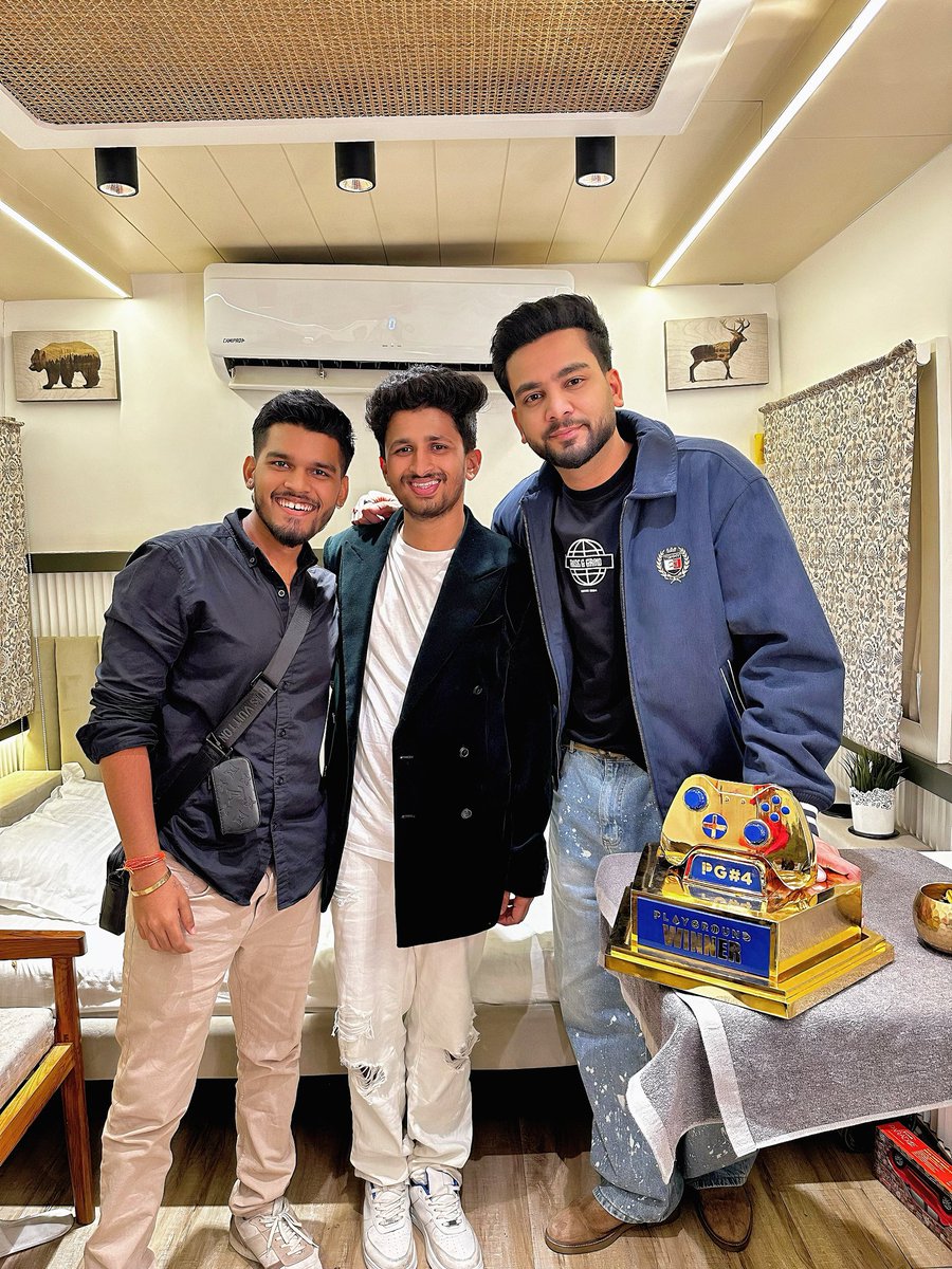 lokesh_p97775's tweet photo. Cheetahhh hi kehde 🔥💯
Ab to trophy 🏆 ki aadat si lag gyi 😁💯❣️#Winnerbtandroid
#ElvishYadav𓃵 #ElvishAndBTWinPG4 #ElvishInPlaygroundS4 #ElvishaArmy https://t.co/S7aAxIUGvQ