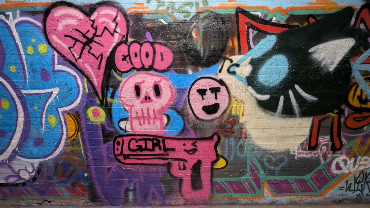 It was a very busy weekend at the tunnel this past weekend with the Chomp and Stomp Bluegrass festival happening in Cabbagetown. Check out the Art of the Week from this past weekend 11/2/24!

#gsu #statenotsouthern #krogtunnel #Krogstreettunnel #Atlantagraffiti (1/3)