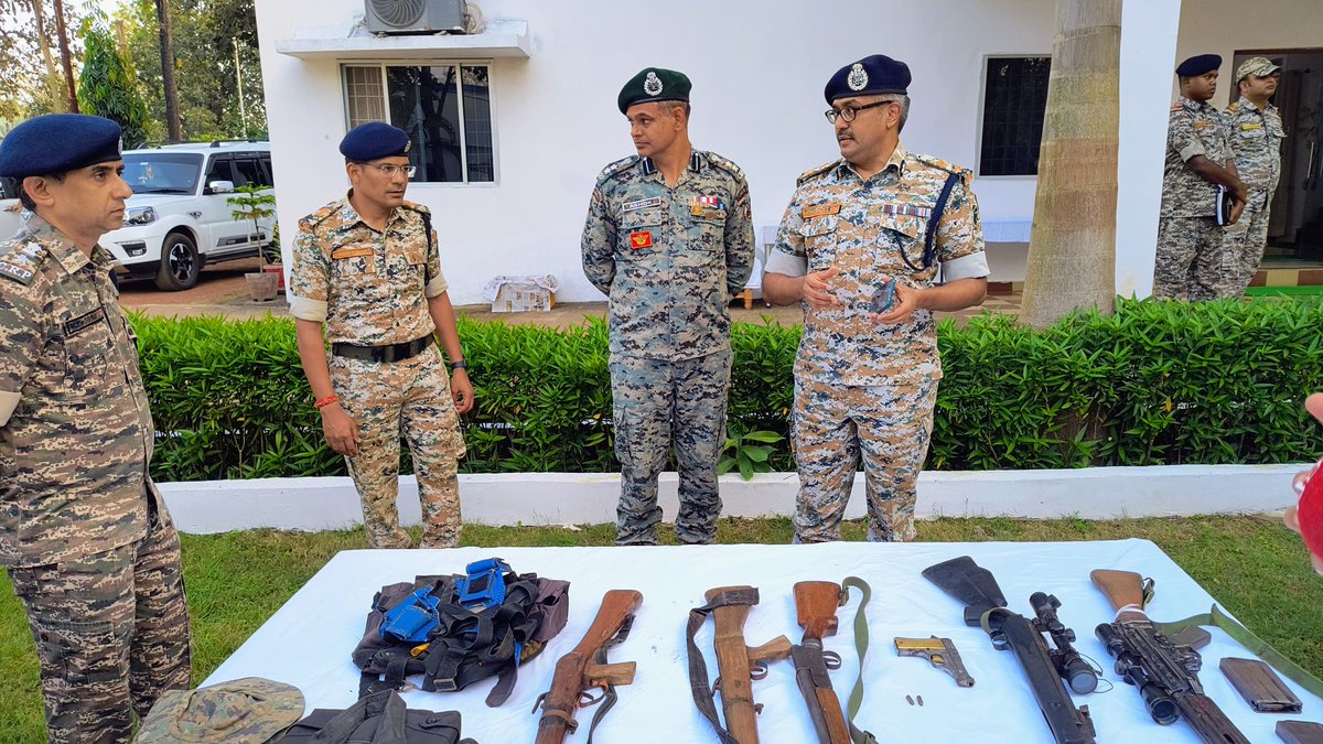 IGP Bastar Sundarraj states 03 Maoist dead bodies  recovered after Rekhapalli encounter in Bijapur District on 08/11/2024.  Total 192 Maoist dead bodies  recovered in 2024 @ Bastar Range. SP Bijapur/Police/CRPF officers present at  PC #antinaxaloperations #police #bastarpolice