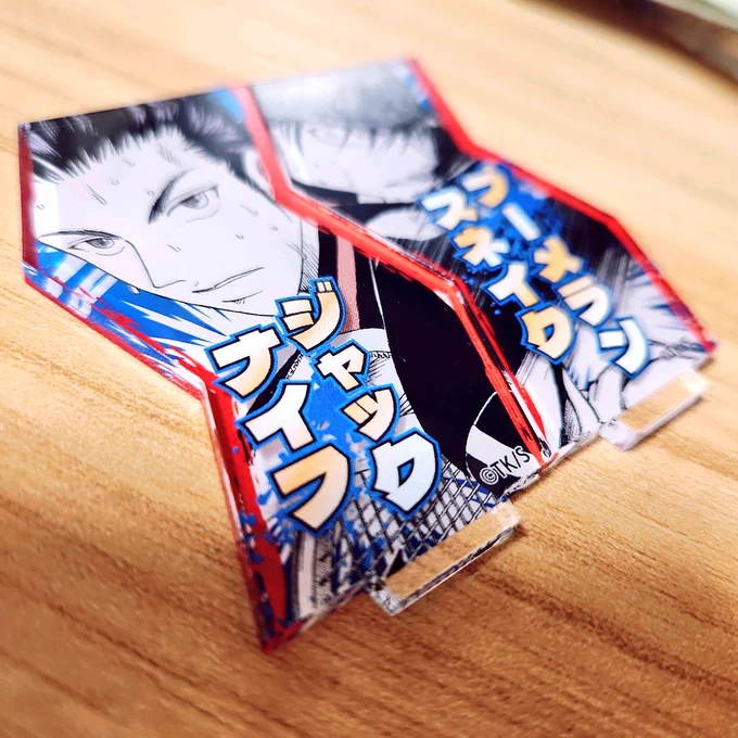 これキャラ面は背面印刷で技名は前面印刷なんだね 凝ってるな〜 そしてぴったり隙間なくくっつくのね フフ