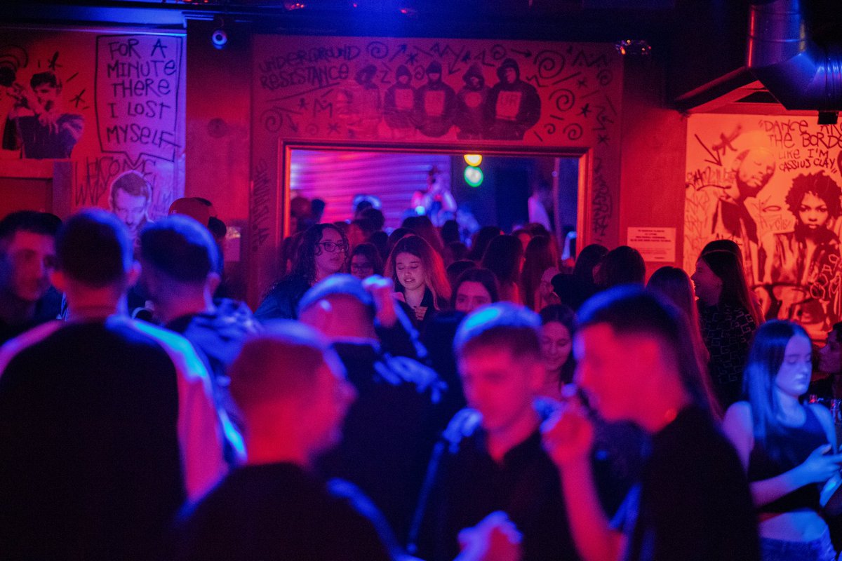 🚀✨ Një natë epike tek @tunelmusicvenue me heronjtë tanë! 🦸‍♂️🦸‍♀️ 
Faleminderit për energjinë dhe përkushtimin tuaj.
Gati për një tjetër vit fantastik!🔥🙌