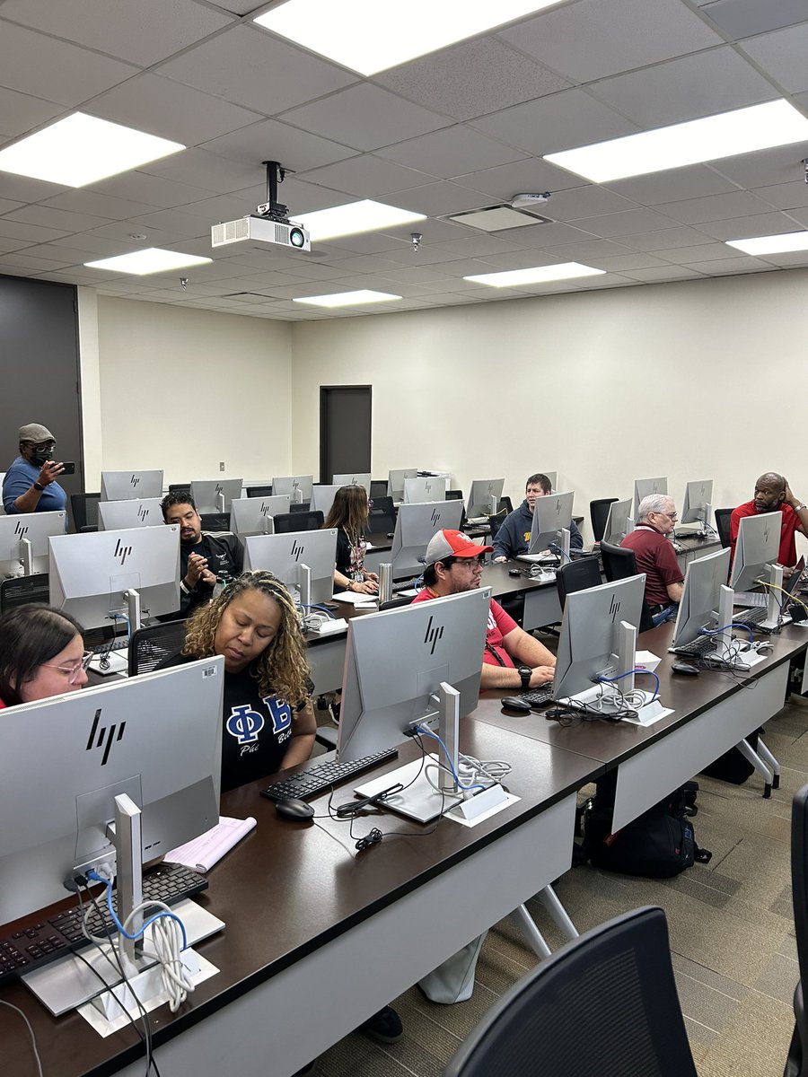 Social Studies Teacher-Leader Corps is up bright and early this morning. We are refining our problem of practice, creating lessons to address and preparing to present across the district. Great things are happening in Aldine. # SSLeaders, #SocialStudiesService