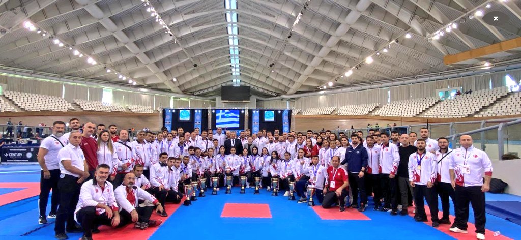 hamzayerlikaya's tweet photo. 🥊Yunanistan’da düzenlenen Büyükler Avrupa Kick Boks Şampiyonası'nda 10 altın, 14 gümüş ve 19 bronz olmak üzere toplamda 43 madalya kazanarak takım klasmanında ikinci olan milli sporcularımızı kutluyorum.🏆🇹🇷👏🏻 https://t.co/atqE9ctdfm