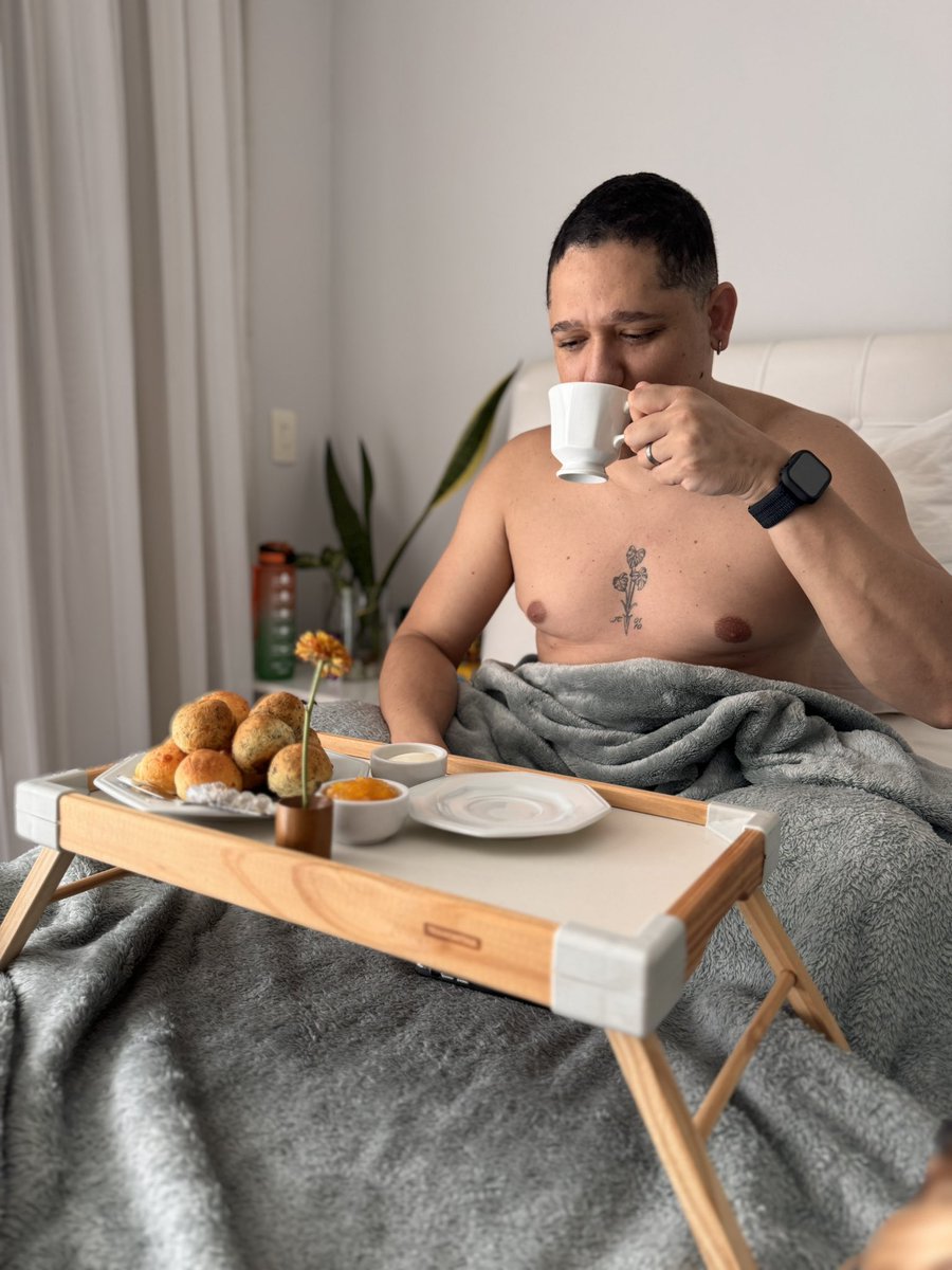 Tratando bem meu *****.

#cafedamanhanacama #chudai #conteudoadulto 
Hahahahahha