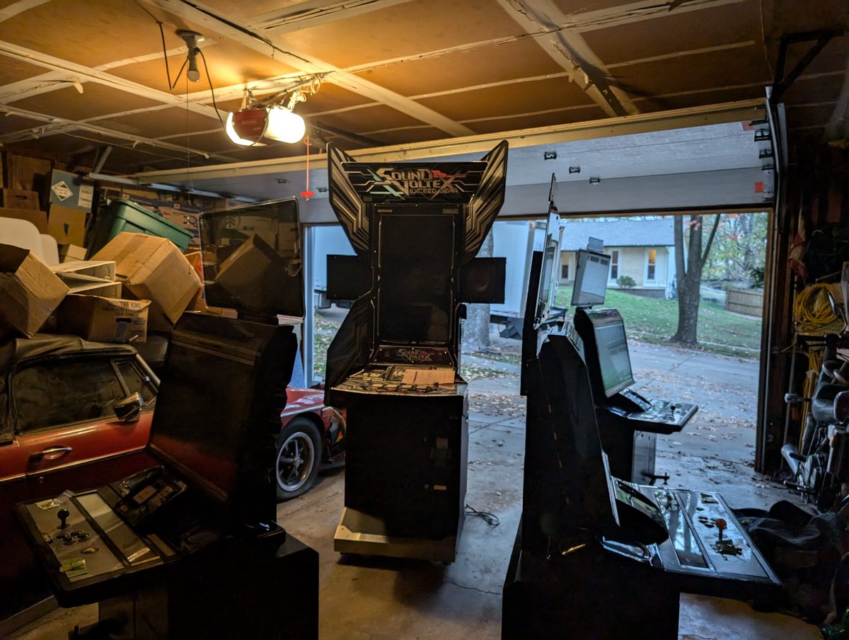ArcadePosting's tweet photo. Arcade Random Posting https://t.co/MaKSnvg6C2