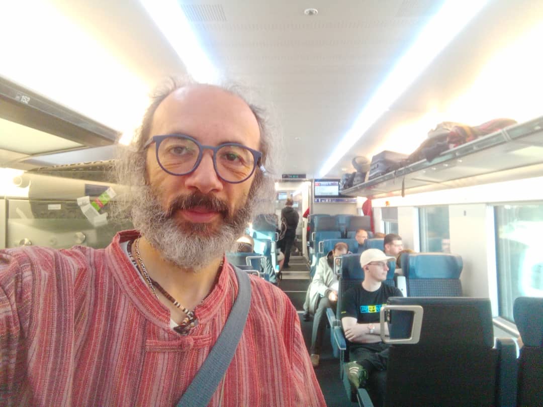 By🚄to #FilmForFuture festival in Zürich to see "The Researcher",film on my lower-carbon journey.
It's 4-hour trip,€70 with interrail for ~2kg of CO2. Can't believe there's still a✈️on this &lt;300km route for ~60kg of emissions.
Film: 8:30pm @ Karl der Grosse,Kirchgasse 14.