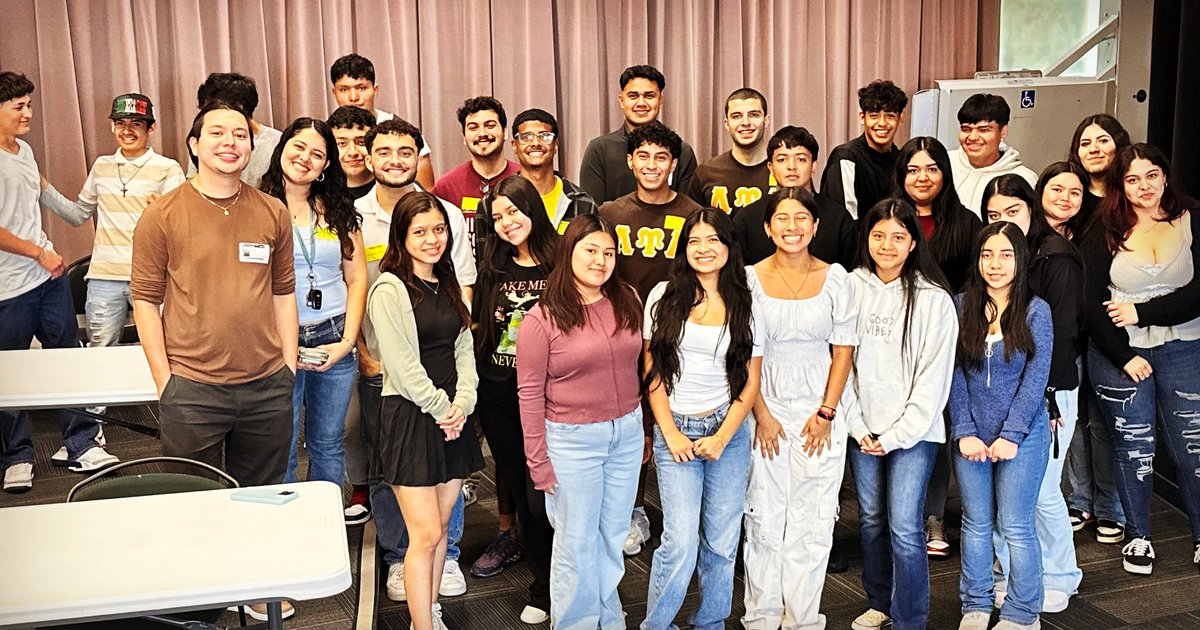 ACPS Office for School & Community Engagement (@engageacps) on Twitter photo Si Se Puede UVA shared info w/our <a href="/k12albemarle/">AlbemarleCountySchls</a> students about opportunities after graduation. 40 students attended & made connections with UVA. Thx to our own MHS grads - Katherine Olivar Flores and Hector Guevara! Great work <a href="/MonticelloHigh/">Monticello High</a> @MoHS_MLTchr ! @Doc_EI <a href="/drk2f/">Daphne Keiser</a> Si Se Puede UVA shared info w/our <a href="/k12albemarle/">AlbemarleCountySchls</a> students about opportunities after graduation. 40 students attended & made connections with UVA. Thx to our own MHS grads - Katherine Olivar Flores and Hector Guevara! Great work <a href="/MonticelloHigh/">Monticello High</a> @MoHS_MLTchr ! @Doc_EI <a href="/drk2f/">Daphne Keiser</a>