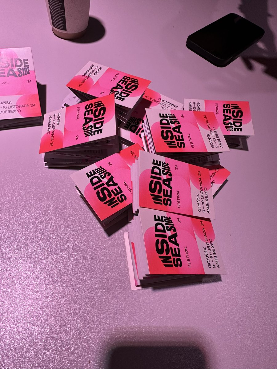 ZbigniewHoldys's tweet photo. Festiwal @insideseaside w @ERGOARENA w Gdańsku to zaskakująco wielki festiwal. I fajny. Robią go ludzie od Męskiego Grania ->  https://t.co/78dgno6aSH i @Radio_357 https://t.co/FOPnYjxh23