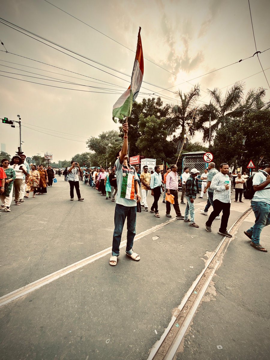 rdamldmch's tweet photo. ow long must the people of RG Kar fight for accountability? Abhaya deserves justice, and the community deserves peace of mind. CBI, WB Government—it’s time to step up. 
#JusticeforRGKar #RGKarProtest #3monthsofInjustice #90daysofInjustice https://t.co/QlvzOjDiY0