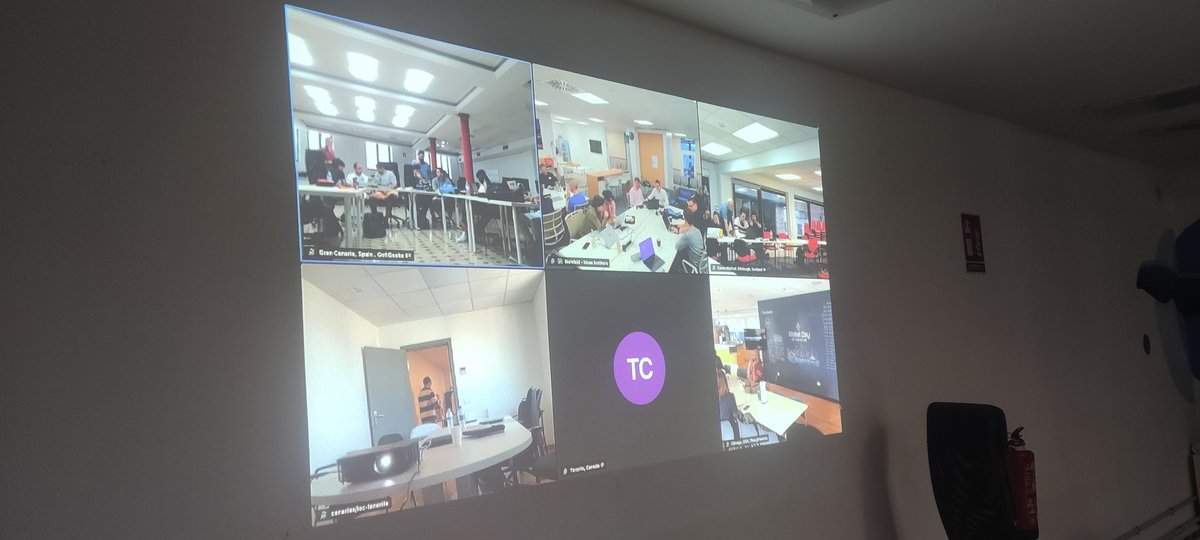 miguel_isCoding's tweet image. Global Day of Coderetreat en Gran Canaria!

En #Gofigeeks andamos hoy por aquí trayendo de nuevo este evento que hacía años que no se hacía en la isla 😊