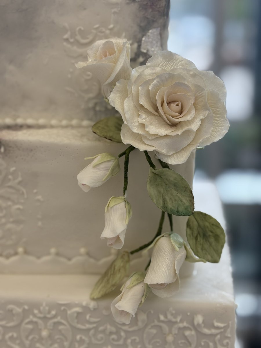 kellimarks's tweet image. Finished my cake. The critique was helpful. There’s definitely some things that I need to do differently for competition cakes. But overall they seemed to like it. I’ll find out my score this afternoon.