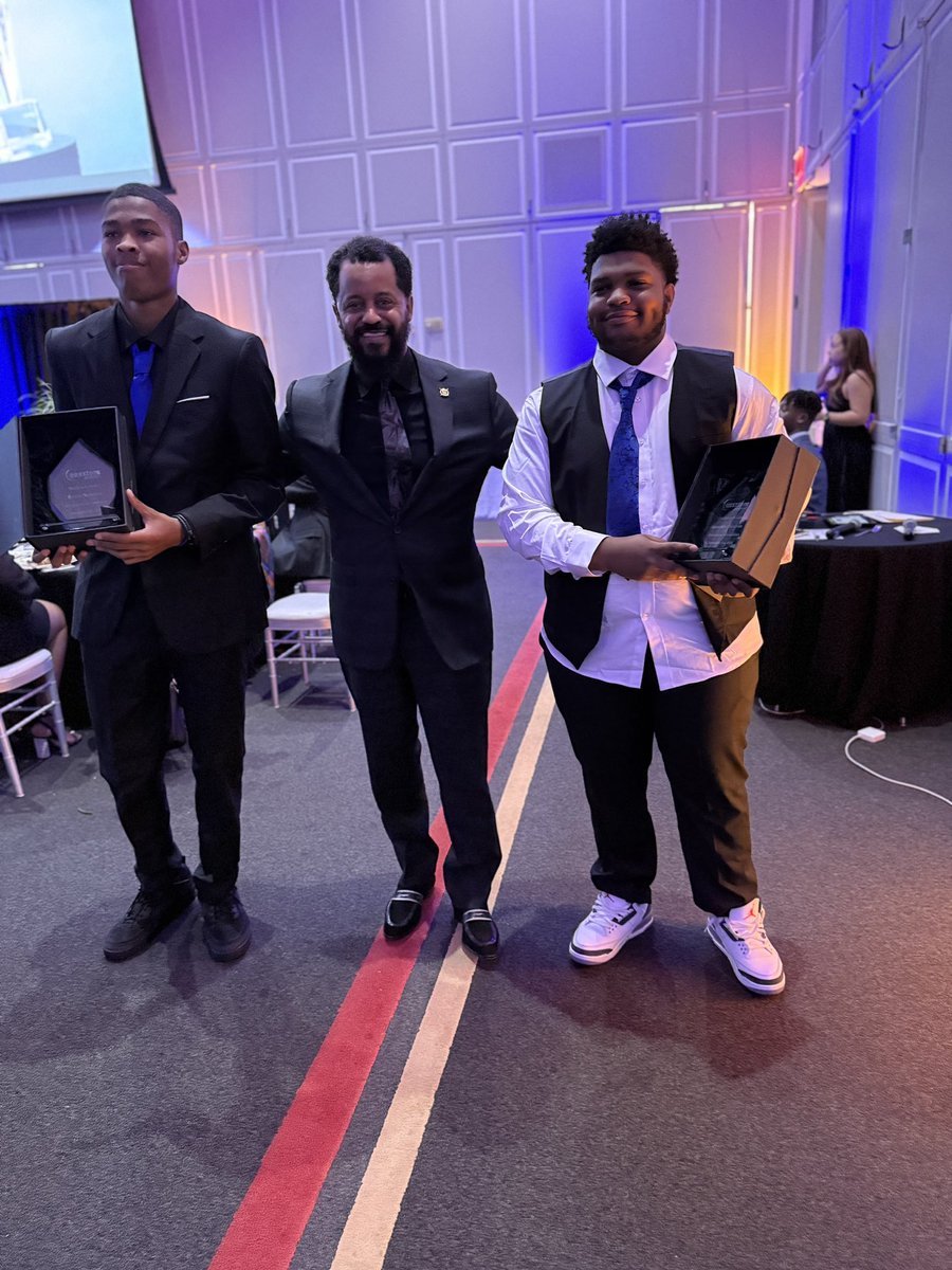 Charles R. Hunt II tweet media