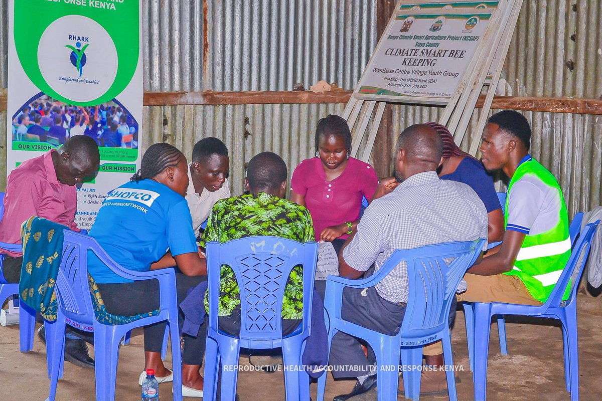 RHARK7's tweet photo. ✍️We successfully conducted a two-day communities dialogue on the #tripplethreat in peri-urban & rural communities, as well as components of #CSE, #ASRHRS, and #lifeskills, in the West Sakwa and West Yimbo wards of Bondo Subcounty.
✍️With support of @TICAH_KE. Other community stakeholders, including Indigenous religious leaders, the Luo Council of elders, traditional midwives, CHPs, teachers, parents, adolescents, young mothers , BMU leaders, youth leaders, community gatekeepers, and local media, participated in the discussions led by the area chief.
✍️The conversations focused on aspects of #teen_pregnancy, #unsafeAbortion among young girls in and out of schools, access to information and #contraceptive services, #HIV & #STIS,reporting & follow up of #GBV & #SGBV cases in communities.
✍️The teams commited to immediate measurable action points to advance #CSE in communities, support value clarification, promote progressive cultural beliefs and practices on #contraceptive information and service uptake as efforts towards ending the #tripplethreat in Siaya County.
@MeTAKenya2018 @SiayaNetwork @of_siaya @YourAuntyJane @fawekenya @FemnetProg @themamanetwork @Power2YouthKe @Kmet_Kenya @Ipas_AA @Nimechanuka @CREAWKenya @CSA_Kenya @equalvoices41 @udi_initiative @Amref_Kenya @TGYE_KE @powertoyouth21 @HEDSOorg