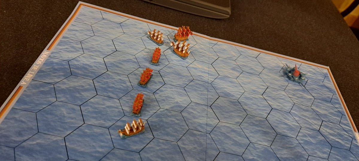 trafalgarEd's tweet photo. En #batalladores24 jugando a #MiniWars Navíos de Línea https://t.co/EWyFCHWTxQ