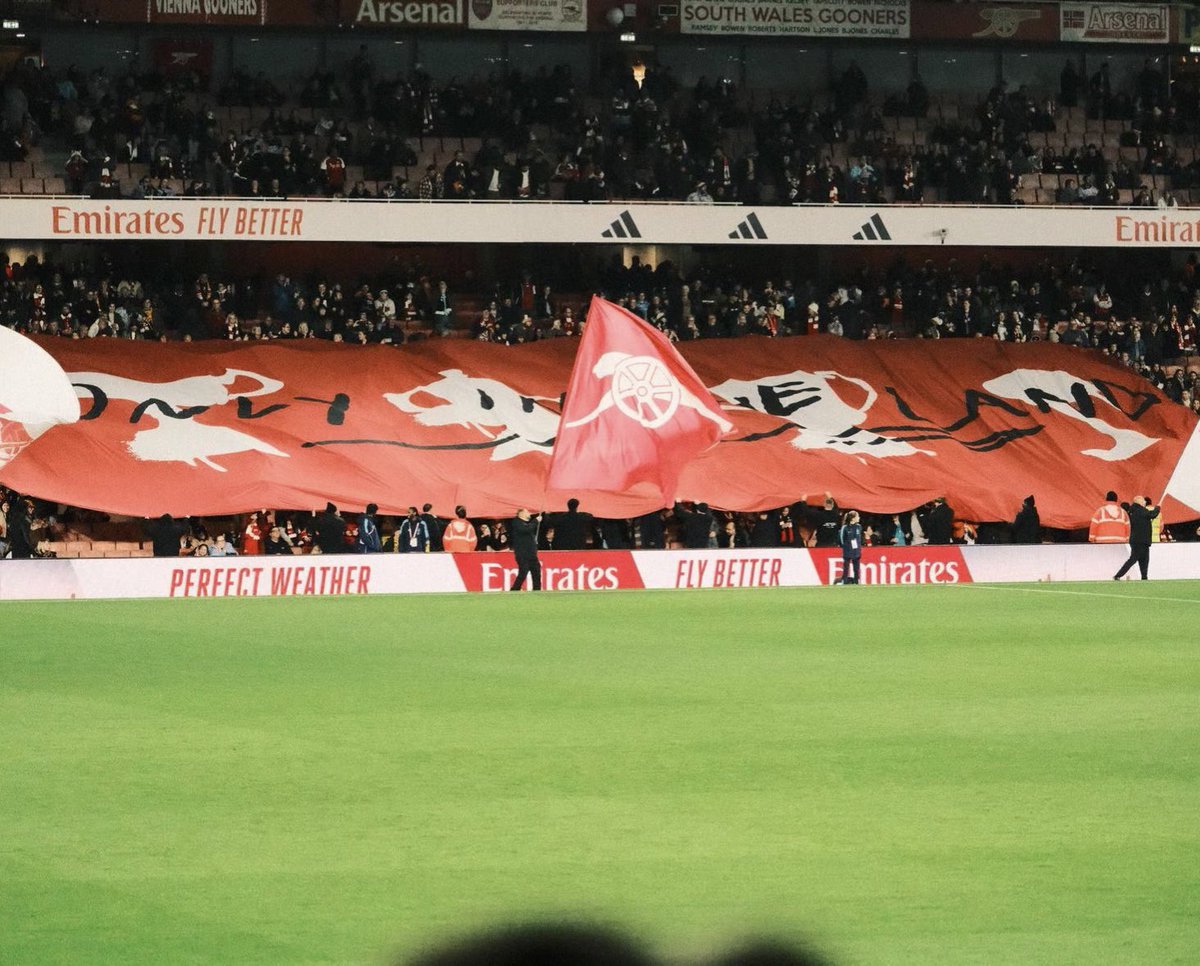 lott3wm's tweet photo. just seen this photo of the prematch banner yesterday from shani.35mm on ig (really cool acc btw), still class to have a banner specific to the history of the women’s team and not always a general club one https://t.co/50AVuA06Gl