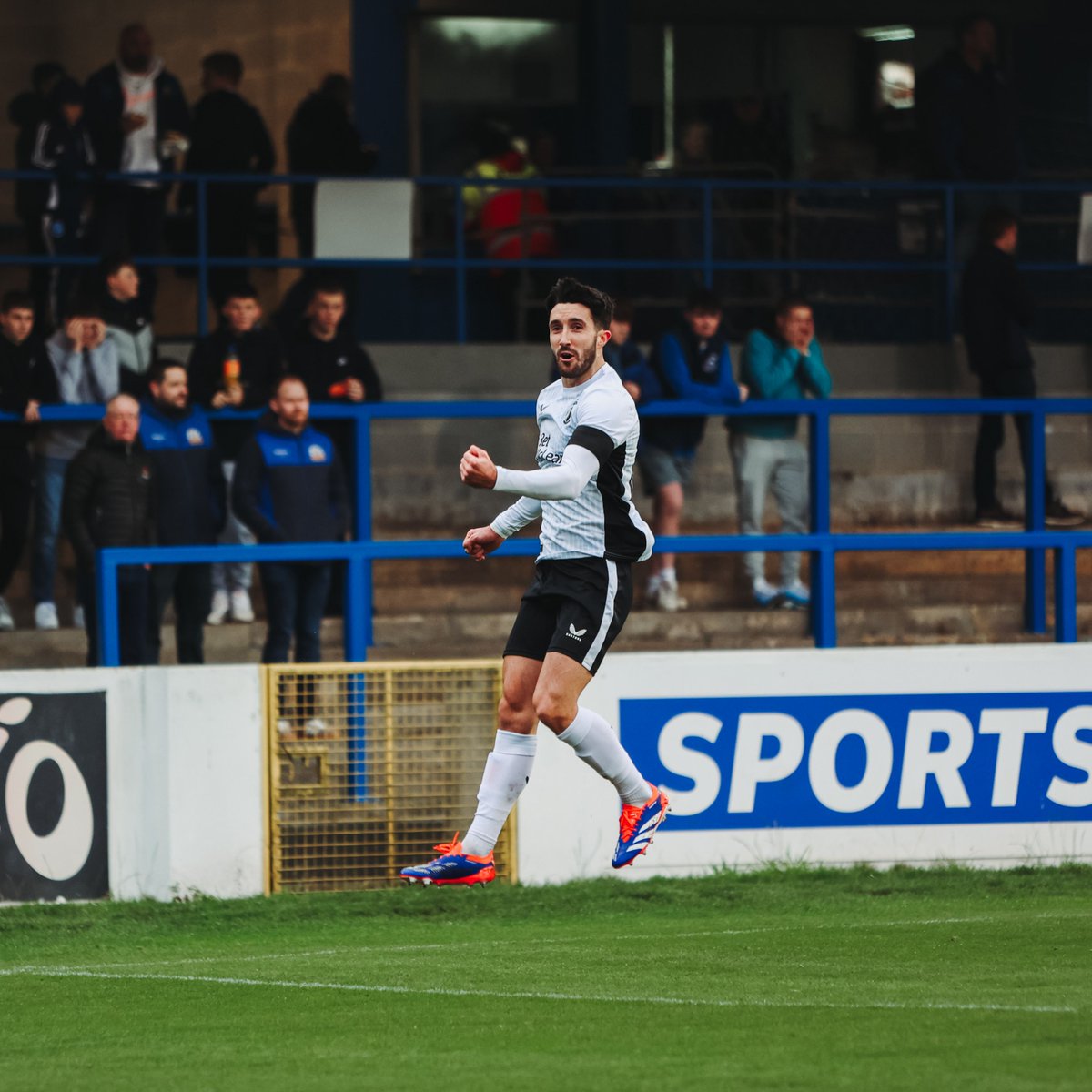 Glentoran FC tweet media