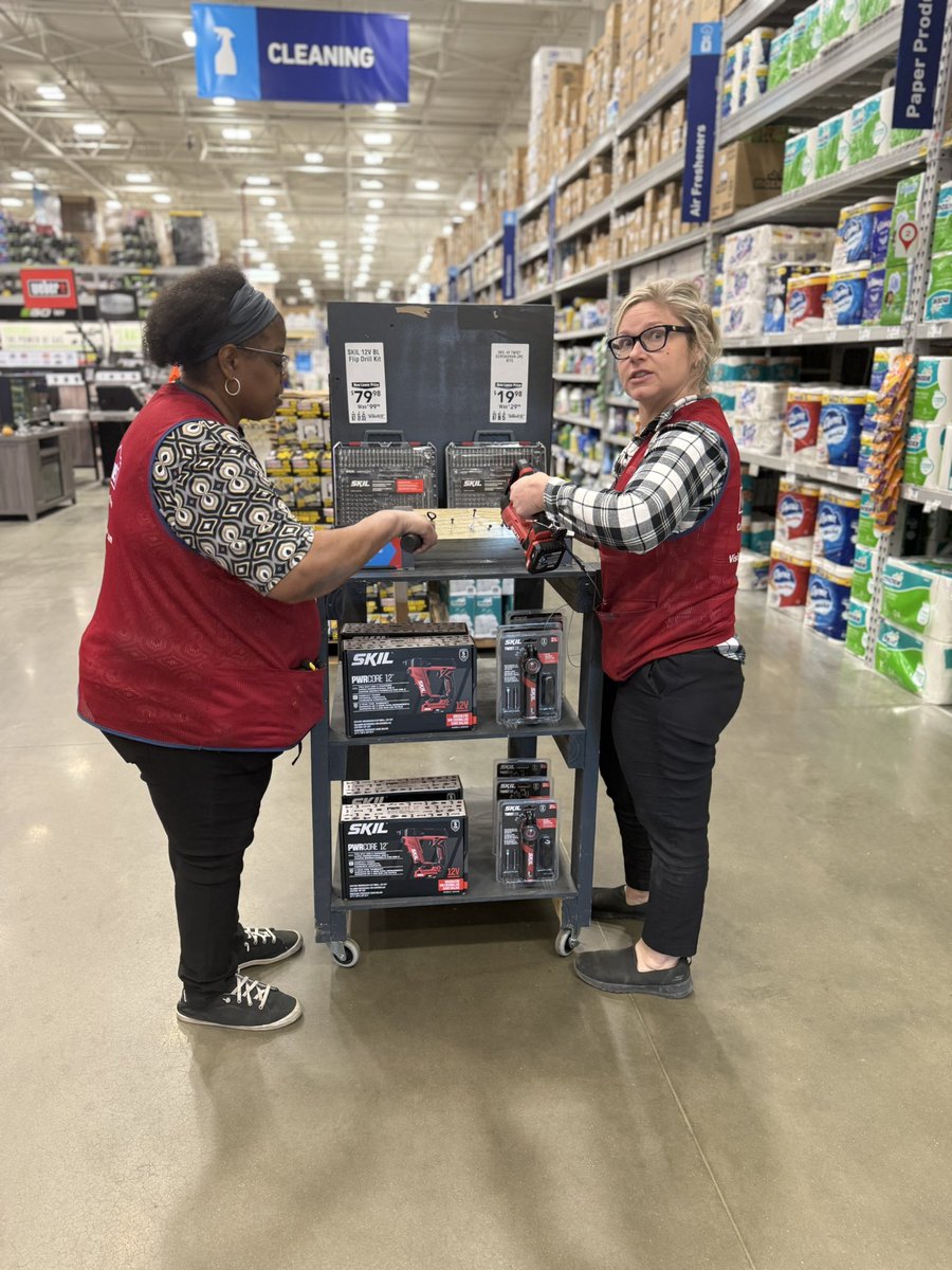 📢📢🚨Stop by Lowe’s at Severn to check out our incredible Skil Flip drill Kit and our Skil 4V Screwdriver! Check out our Asm Breanna and Staci displaying our #R1demos <a href="/BenitoKomadina/">Benito.Komadina@Lowes</a> <a href="/DCT0813MD/">Dante Thomas</a> <a href="/JMB_Burnett/">Jeffrey “JB“ Burnett</a> <a href="/BreeKraft123/">Breanna Kraft</a> <a href="/rosiegirl3702/">Rosetta Davis</a> <a href="/Miller2594msm/">John Miller</a>