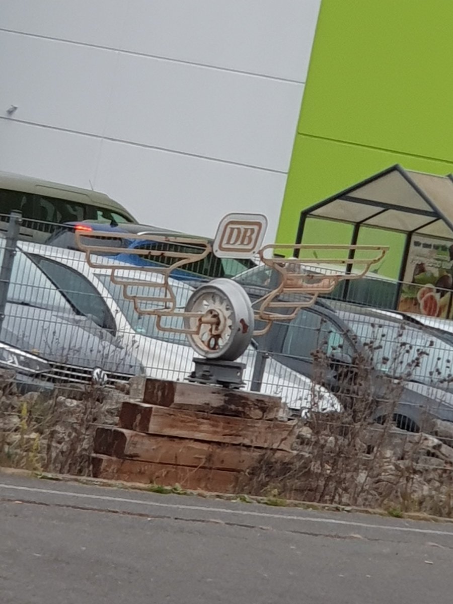 Rätsel: Wo befindet sich diese eisenbahnerische Kunstinstallation?