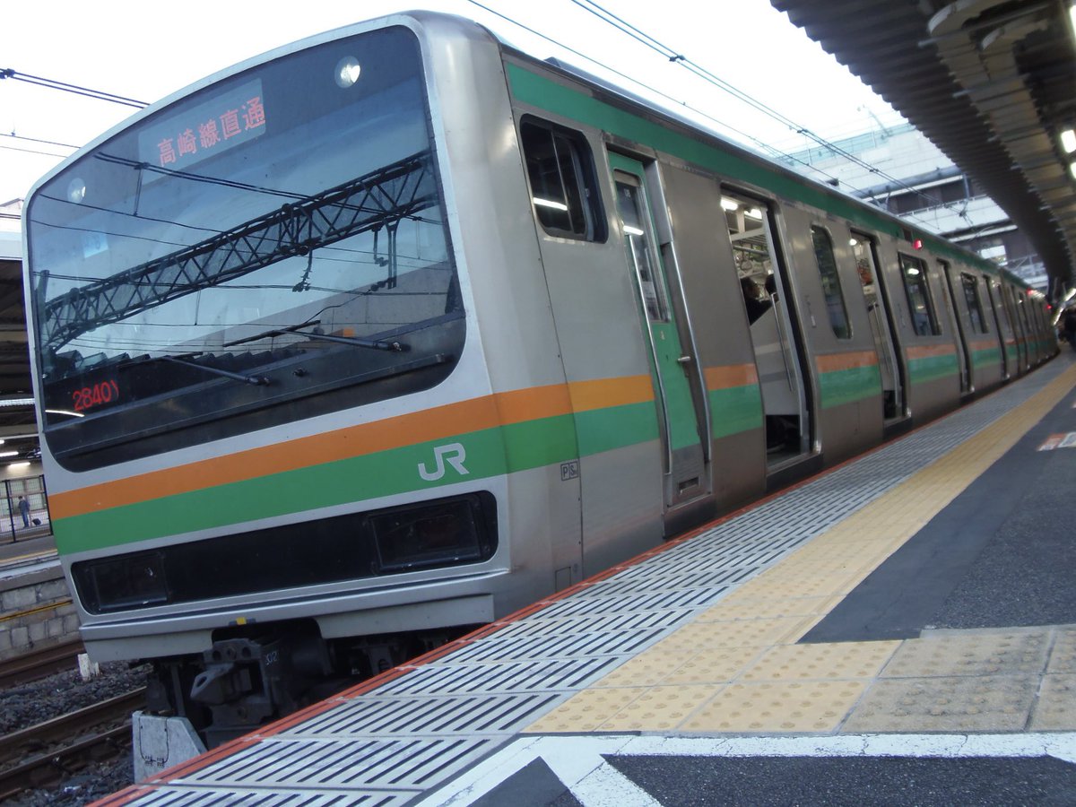 最近HIDライトの編成少なくなったような
気がする。