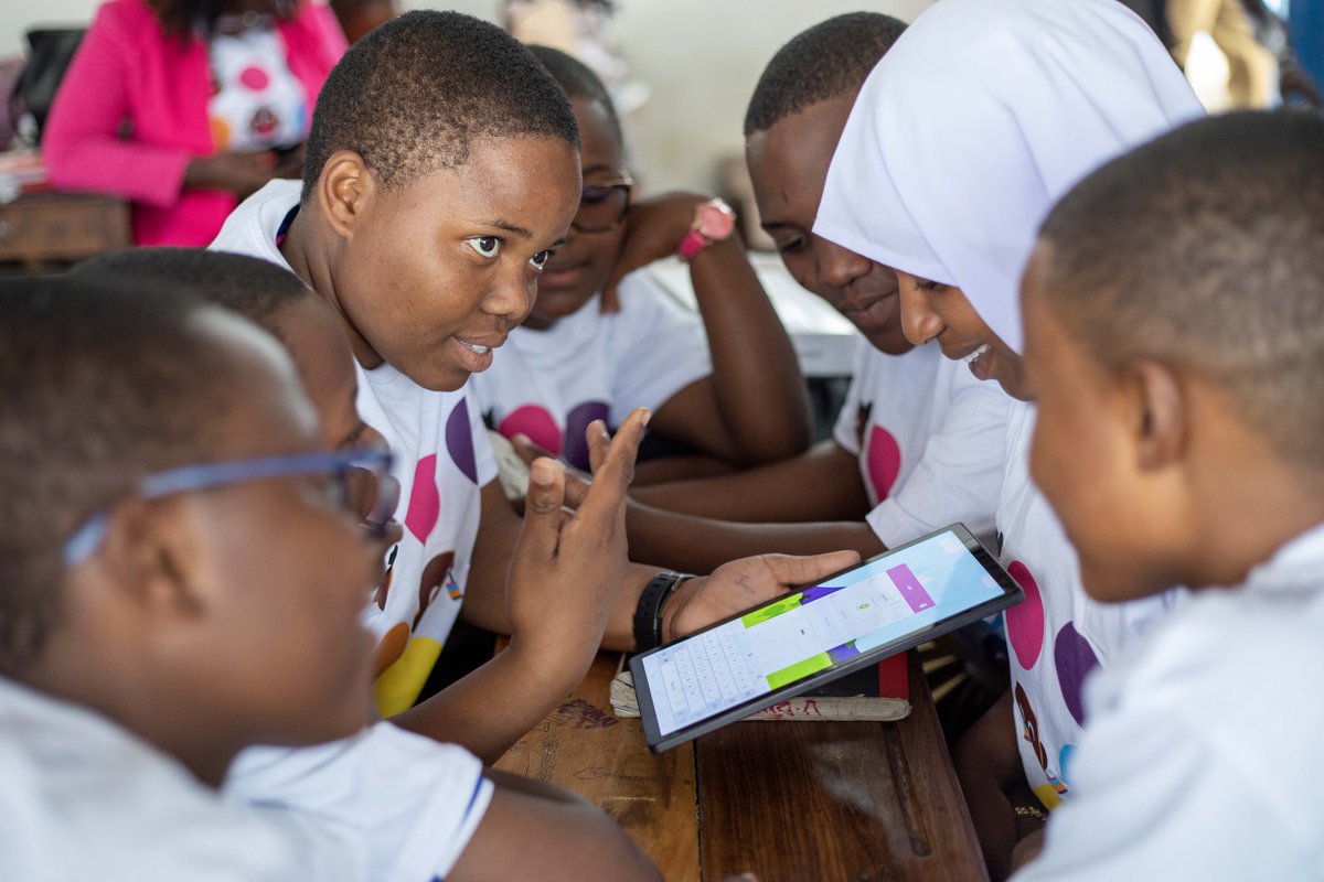 Day 2 in Mbeya at Mbeya Secondary School was amazing! We engaged with 160+ girls, introducing the Oky Tanzania app to help them track their menstrual cycles and learn about their health. Inspiring to see their excitement!

Download Oky Tanzania on the App Store/Google Play.