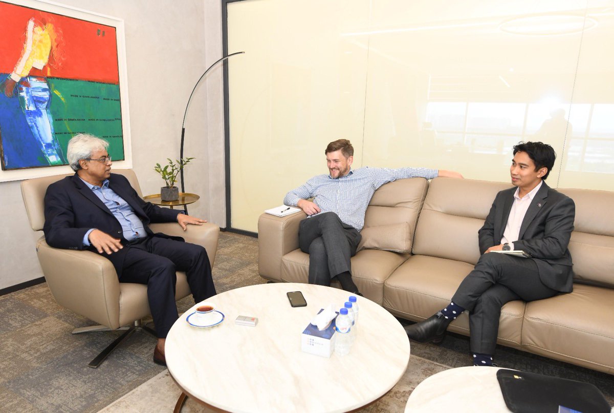 Deputy Head of Mission Clinton Pobke met with BGMEA Administrator Anwar Hossain at BGMEA Complex in Dhaka on November 7. They had discussions on trade opportunities, particularly in boosting Bangladesh's garment exports to Australia.