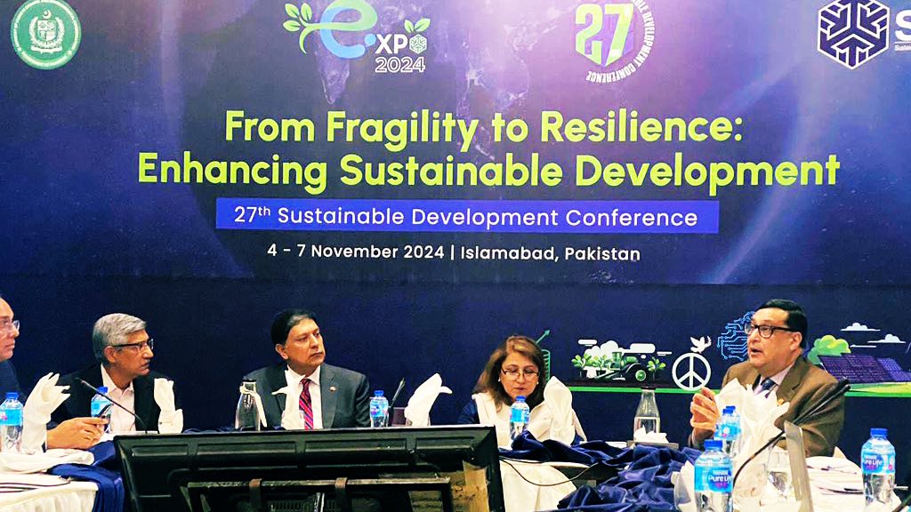 AdilNajam's tweet photo. Landed in #Islamabad at peak of ‘conference season’ and spent intense few days shuttling between #PakistanWaterWeek conference by #IWMI and the 27th SDC by #SDPI.
The uplifting part is how many young people are eager to engage on these issues. https://t.co/MZ3skuwuf9