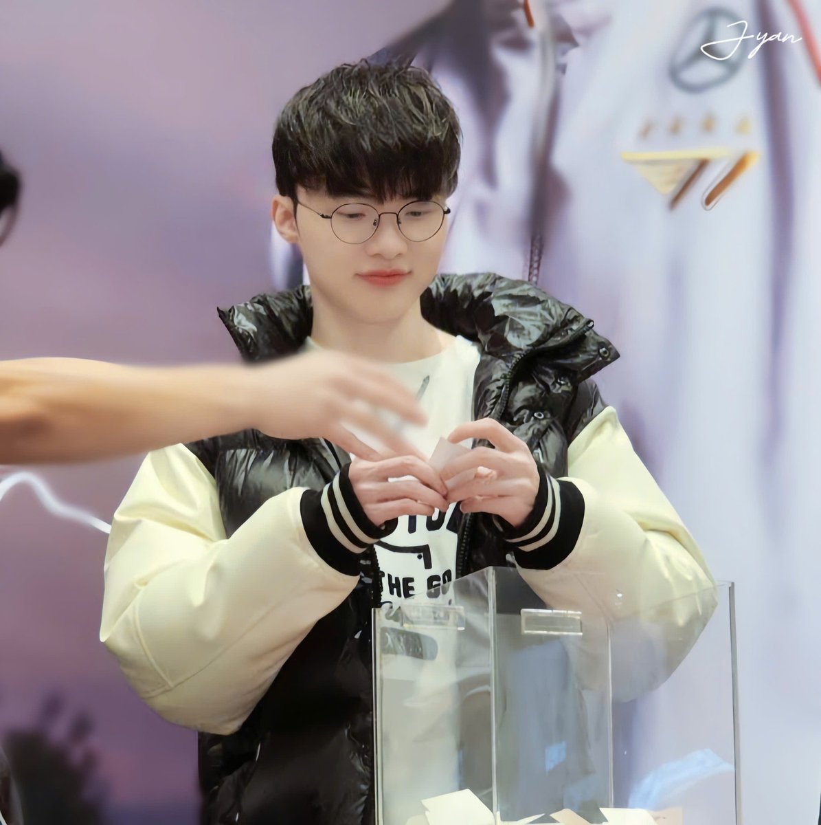 06년생이세요? 🥲🥲🥲

20241109 골스튜디오 팬미팅
#페이커 #Faker