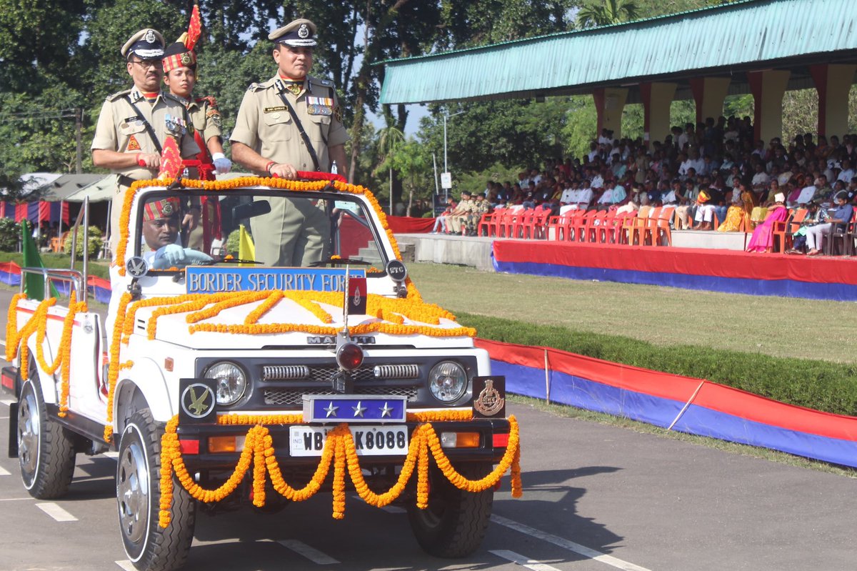 stcbsfnb's tweet image. Today,STC BSF NB conducted  Attestation cum POP of 531 male and female recruits. Sh Ravi Gandhi,ADG BSF EC  reviewed the parade and expressed his firm belief that they will discharge their duties with great honesty and will bring laurels to the force and their parents.