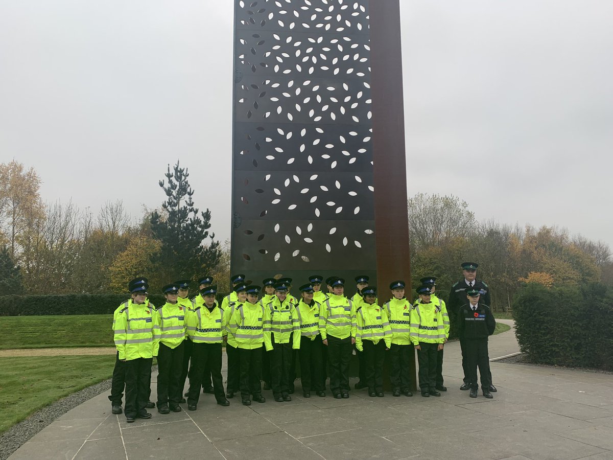WYP_SallyB's tweet image. Kirklees @wyp_cadets today at the UK Police Memorial at the @Nat_Mem_Arb along with @StaffsPolice Cadets.
