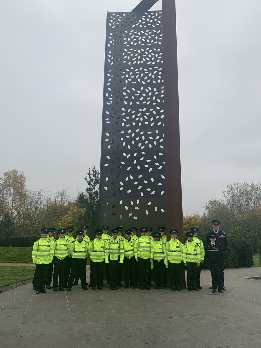 WYP_SallyB's tweet image. Kirklees @wyp_cadets today at the UK Police Memorial at the @Nat_Mem_Arb along with @StaffsPolice Cadets.