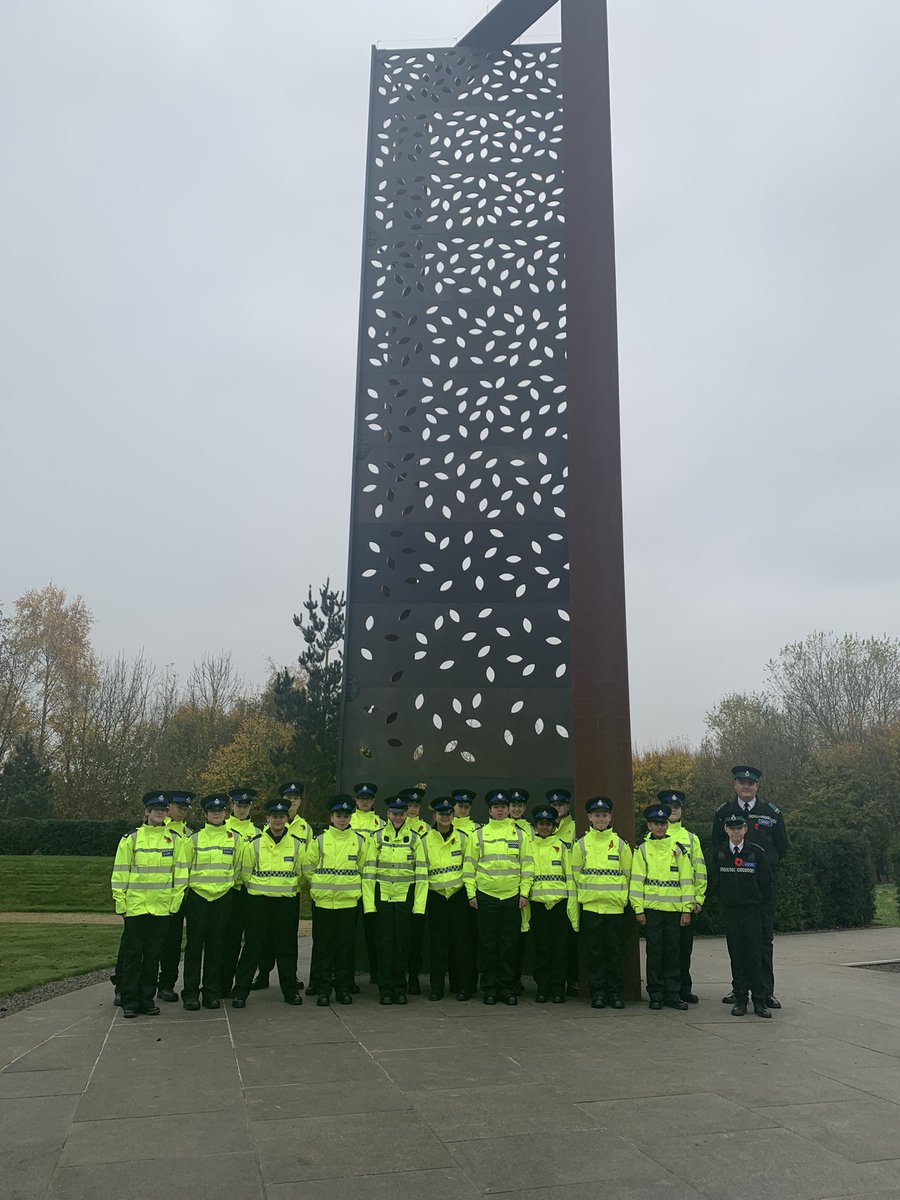 WYP_SallyB's tweet image. Kirklees @wyp_cadets today at the UK Police Memorial at the @Nat_Mem_Arb along with @StaffsPolice Cadets.