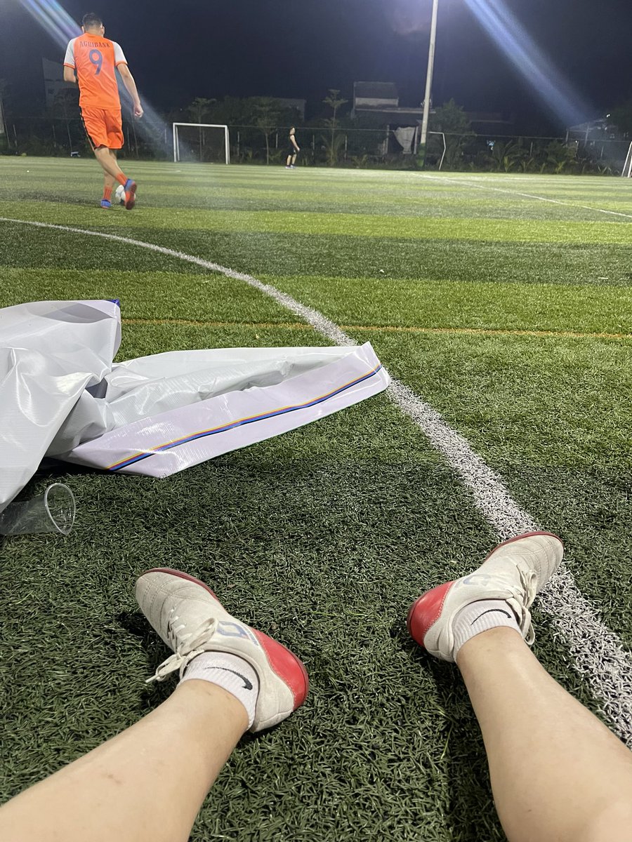 Ngoài PT gym thì vẫn rất mê bóng ⚽️
Có bác nào cũng mê như mình ko nè
Tối rồi var phát nào các bác ơi💪
Đá xong sẽ trả đủ từng người nhé
Tối chúc mọi người vui vẻ nha 🥰