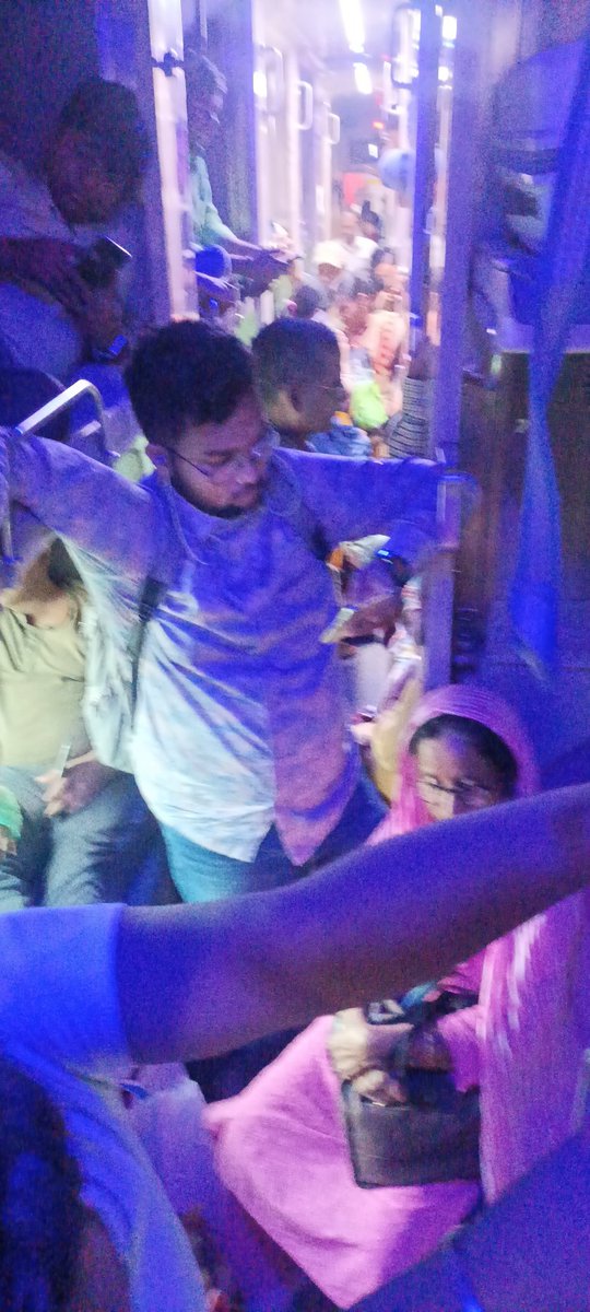 Renukabhashkar's tweet photo. @IRCTCofficial @PMOIndia @RailMinIndia @AshwiniVaishnaw heavy rush in train number 20801 even in ac coaches. PNR - 6538613698 https://t.co/9vl6XOfRiE
