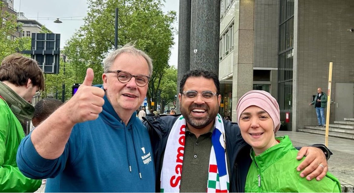 Daar waar straattereur dreigt over te lopen in onversneden moslimhaat houd ik deze politieke vrienden voor ogen: <a href="/MChahim/">Mohammed Chahim</a> en <a href="/a_lahlah/">Esmah Lahlah 🕊️</a> die in alles van grote waarde zijn voor heel Nederland. Ruim 90% van Nederlandse Marokkanen kun je de straatterreur niet aanrekenen en hoeven