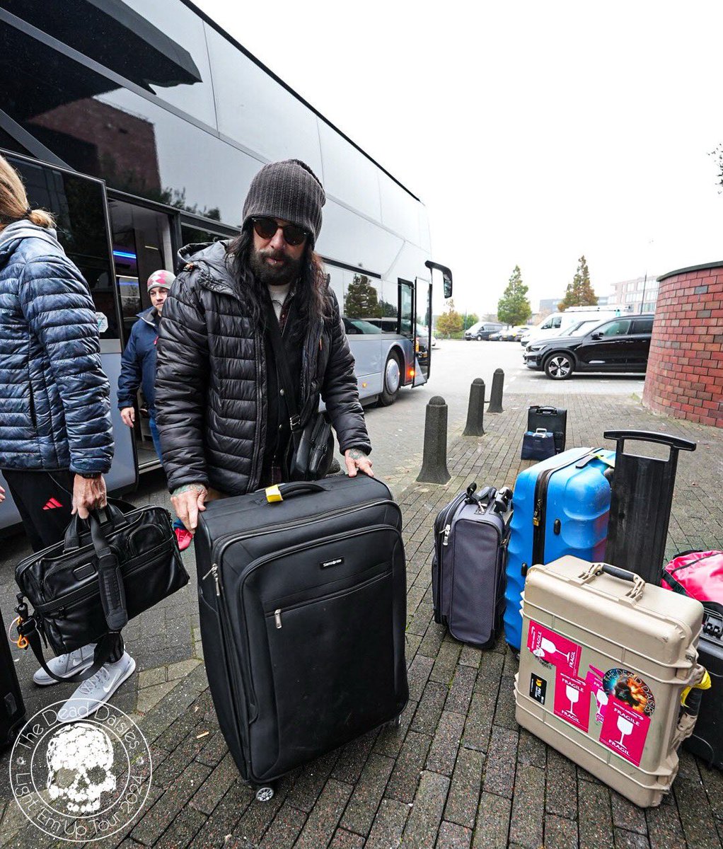 TheDeadDaisies's tweet photo. Packing our bags and heading to Bochum today 🔥🎶✌️ https://t.co/07fgSj3frx